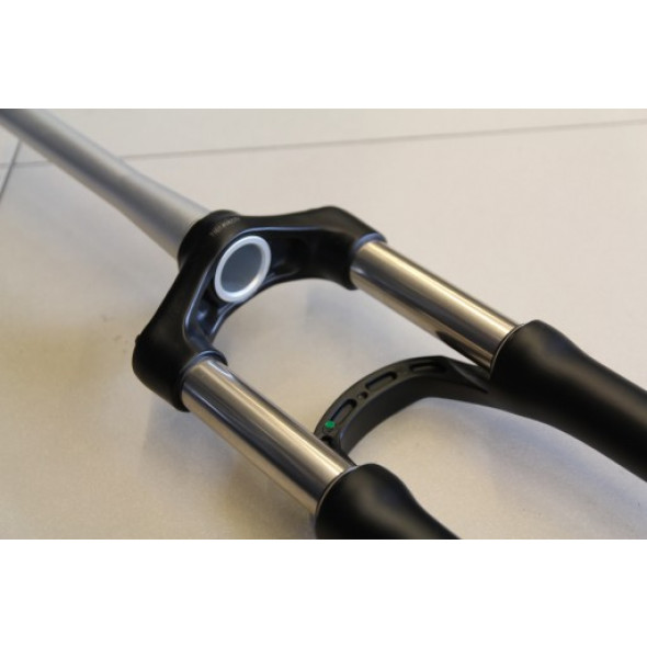 Vidlica SUNTOUR XCR 32 29